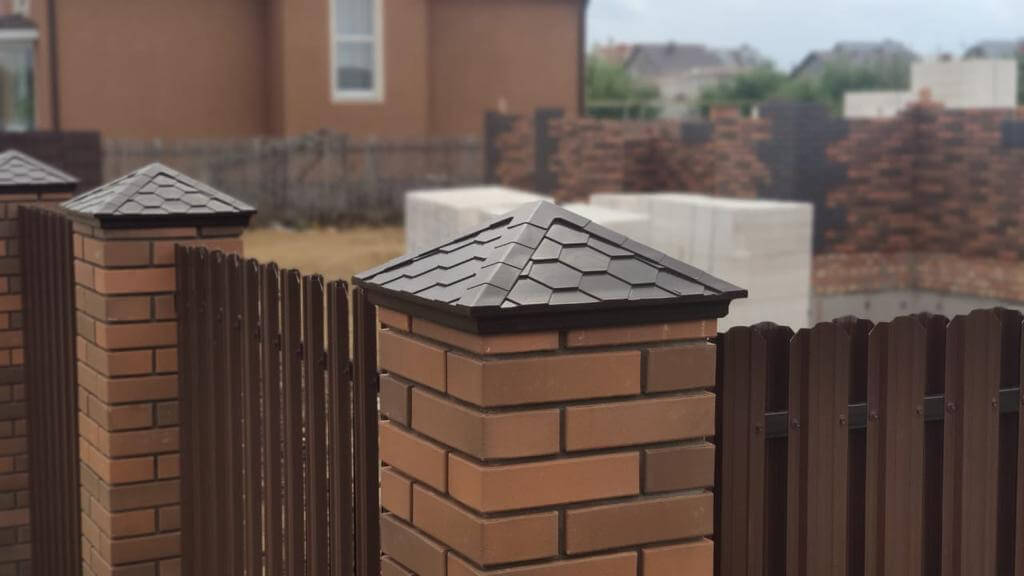 Колпак Zking Эверест Коричневый на столб 1.5х1.5 кирпича (390х390мм) в Благовещенске фото