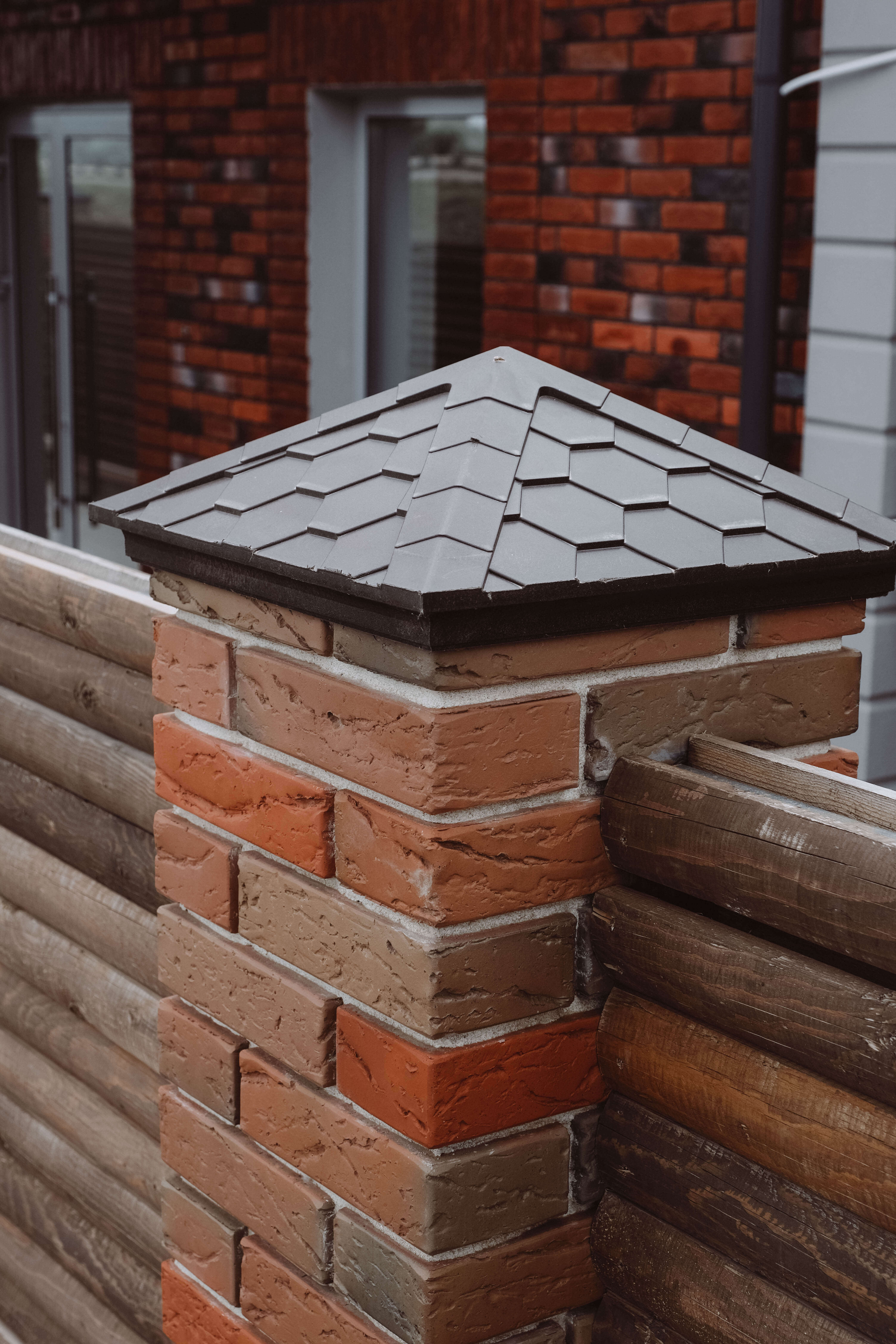 Колпак Zking Эверест Коричневый на столб 1.5х1.5 кирпича (390х390мм) в Благовещенске фото